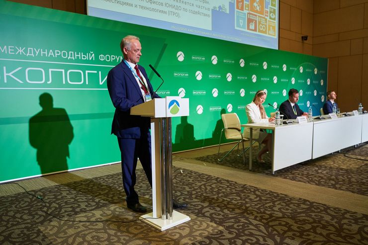Сергей Коротков обсудил перспективы перехода к “зеленой” экономике на XII Международном форуме «Экология»