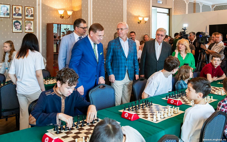 В Шахматной гостиной МГИМО стартовал спортивный турнир «Игры Дружбы ООН-80»