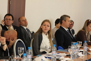 Международный эксперт ЮНИДО Алена Невидома  с коллегами
